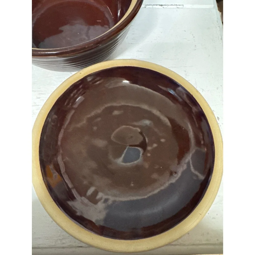 Vintage Brown Stoneware Casserole Dish with Lid Embossed Floral Base‎